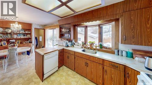 16 Bond Crescent, Regina, SK - Indoor Photo Showing Kitchen