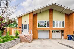64 RAKEWOOD CRESCENT  Toronto, ON M1V 1M7