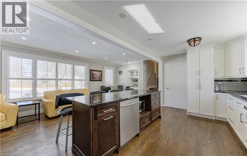 583 Rustic Drive, Waterloo, ON - Indoor Photo Showing Kitchen