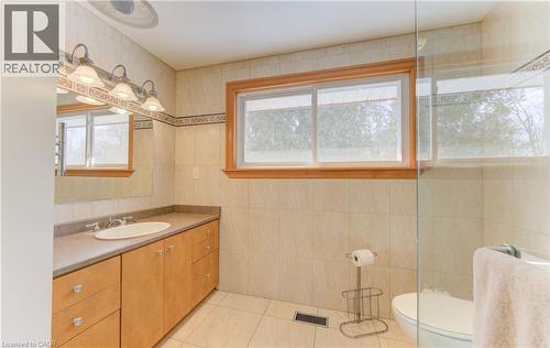 583 Rustic Drive, Waterloo, ON - Indoor Photo Showing Bathroom