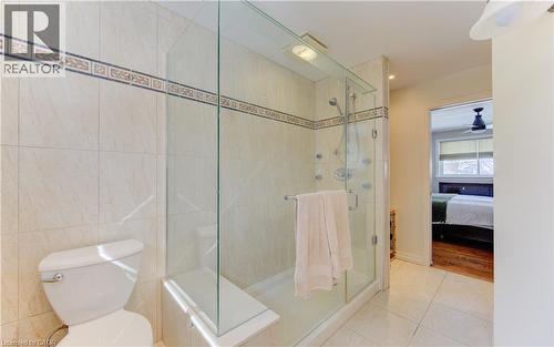 583 Rustic Drive, Waterloo, ON - Indoor Photo Showing Bathroom