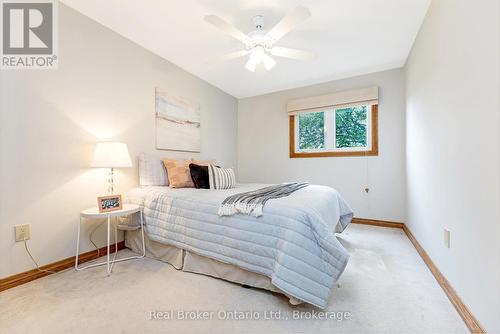 9412 Sideroad 17, Erin, ON - Indoor Photo Showing Bedroom