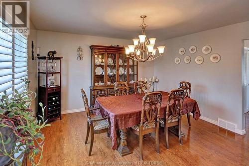 15 O'Neil Street, Chatham, ON - Indoor Photo Showing Dining Room