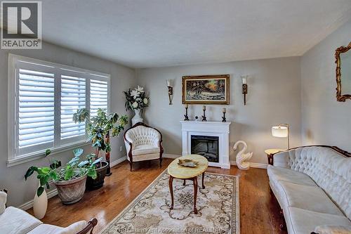 15 O'Neil Street, Chatham, ON - Indoor Photo Showing Living Room With Fireplace