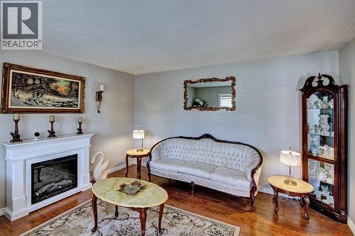 15 O'Neil Street, Chatham, ON - Indoor Photo Showing Living Room With Fireplace