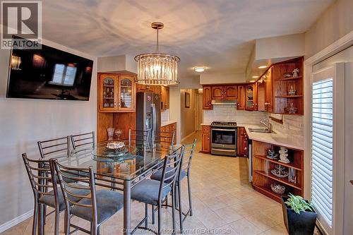 15 O'Neil Street, Chatham, ON - Indoor Photo Showing Dining Room
