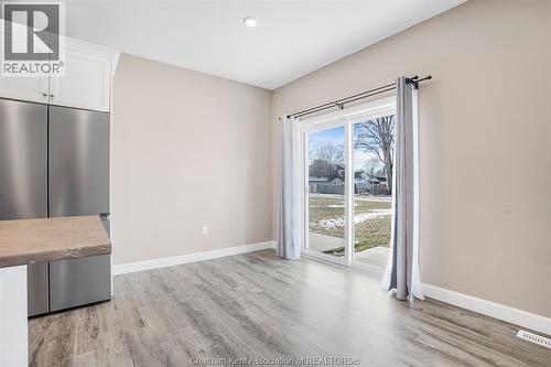 50 Llydican Avenue, Chatham, ON - Indoor Photo Showing Kitchen