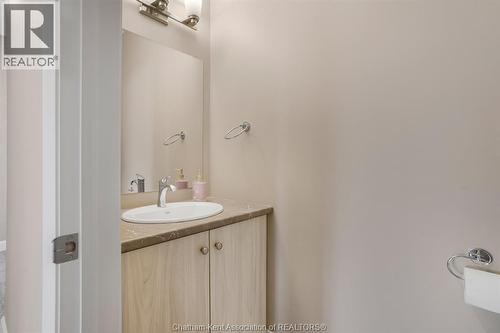 50 Llydican Avenue, Chatham, ON - Indoor Photo Showing Bathroom