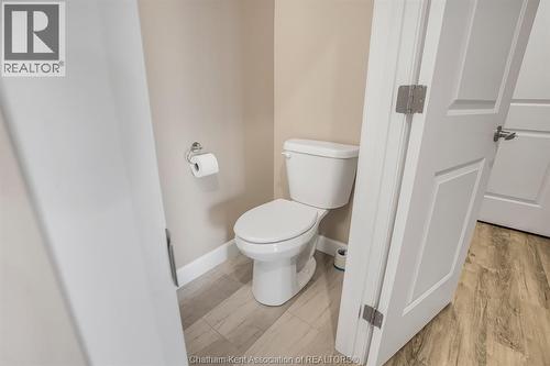 50 Llydican Avenue, Chatham, ON - Indoor Photo Showing Bathroom