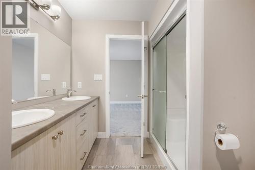 50 Llydican Avenue, Chatham, ON - Indoor Photo Showing Bathroom