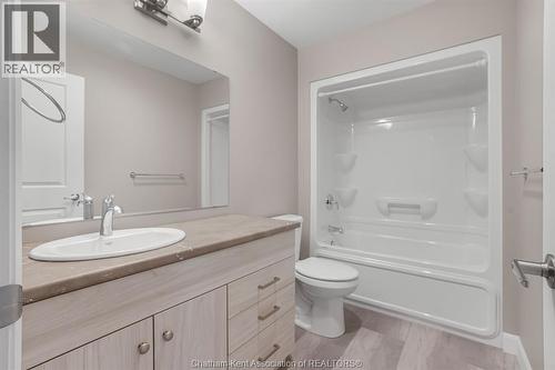 50 Llydican Avenue, Chatham, ON - Indoor Photo Showing Bathroom