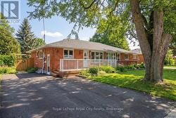 304 VICTORIA ROAD N  Guelph (Riverside Park), ON N1E 5J4