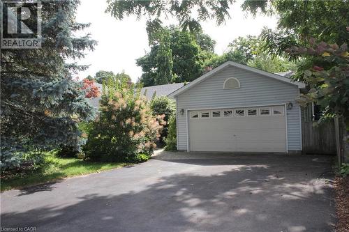 3 car - tandem: 2 wide, 1 deep - 3012 First Street, Burlington, ON - Outdoor