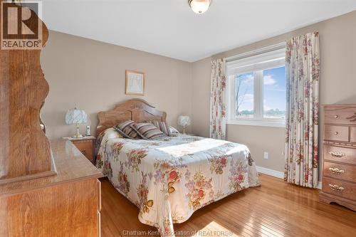 60 Parkview Court, Chatham, ON - Indoor Photo Showing Bedroom