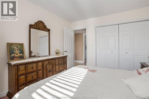 60 Parkview Court, Chatham, ON - Indoor Photo Showing Bedroom