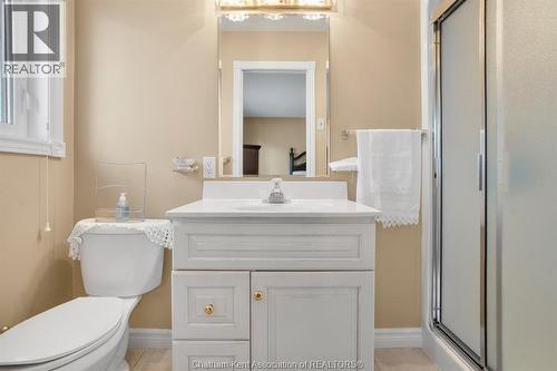 60 Parkview Court, Chatham, ON - Indoor Photo Showing Bathroom