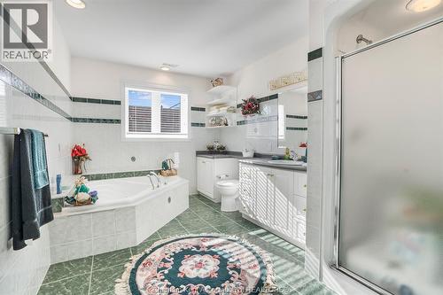 60 Parkview Court, Chatham, ON - Indoor Photo Showing Bathroom
