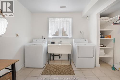 60 Parkview Court, Chatham, ON - Indoor Photo Showing Laundry Room