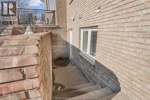 60 Parkview Court, Chatham, ON - Outdoor With Deck Patio Veranda