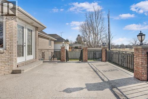 60 Parkview Court, Chatham, ON - Outdoor With Deck Patio Veranda