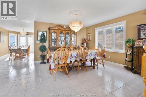 60 Parkview Court, Chatham, ON - Indoor Photo Showing Dining Room