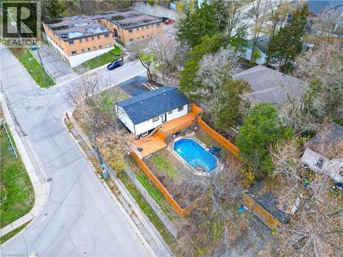 Aerial view of a pool area - 19 Broad Street, Brantford, ON - Outdoor With View