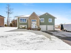 2 Harris Street  Oromocto, NB E2V 0A9