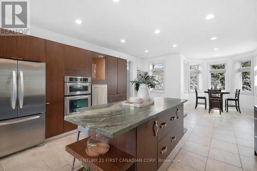1659 Hamilton Road, London South (South U), ON - Indoor Photo Showing Kitchen With Stainless Steel Kitchen With Upgraded Kitchen