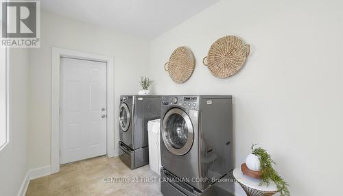 1659 Hamilton Road, London South (South U), ON - Indoor Photo Showing Laundry Room