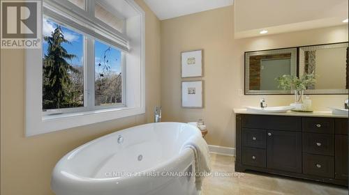 1659 Hamilton Road, London South (South U), ON - Indoor Photo Showing Bathroom