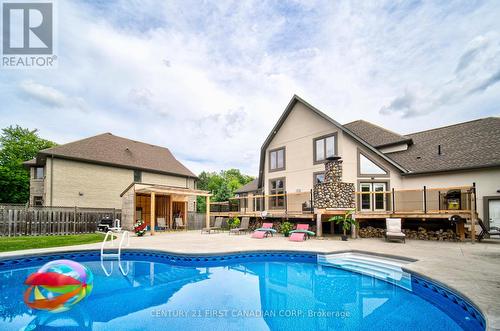 1659 Hamilton Road, London South (South U), ON - Outdoor With In Ground Pool With Deck Patio Veranda