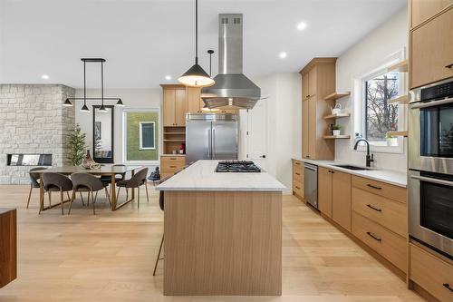 345 Beaverbrook Street, Winnipeg, MB - Indoor Photo Showing Kitchen With Upgraded Kitchen