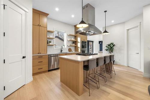 345 Beaverbrook Street, Winnipeg, MB - Indoor Photo Showing Kitchen