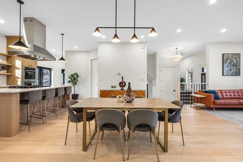 345 Beaverbrook Street, Winnipeg, MB - Indoor Photo Showing Dining Room