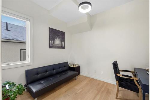 Main floor office - 345 Beaverbrook Street, Winnipeg, MB - Indoor