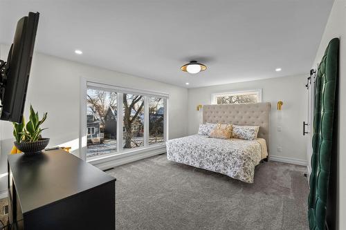 Upstairs Laundry - 345 Beaverbrook Street, Winnipeg, MB - Indoor Photo Showing Bedroom