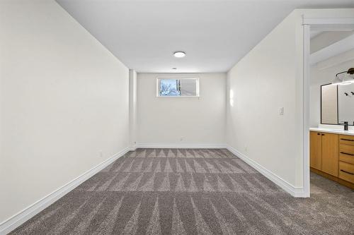 Flex space for gym, or potential 5th bedroom - 345 Beaverbrook Street, Winnipeg, MB - Indoor Photo Showing Other Room