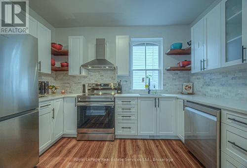 92 Adam Street, Cambridge, ON - Indoor Photo Showing Kitchen