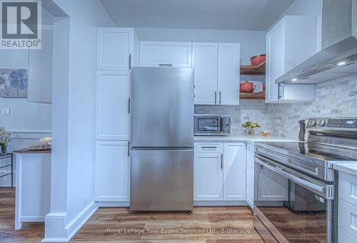 92 Adam Street, Cambridge, ON - Indoor Photo Showing Kitchen