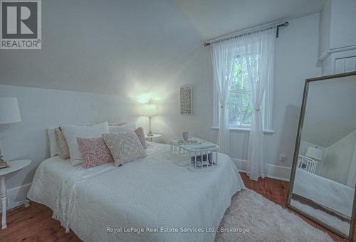 92 Adam Street, Cambridge, ON - Indoor Photo Showing Bedroom