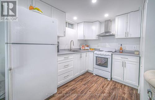 92 Adam Street, Cambridge, ON - Indoor Photo Showing Kitchen