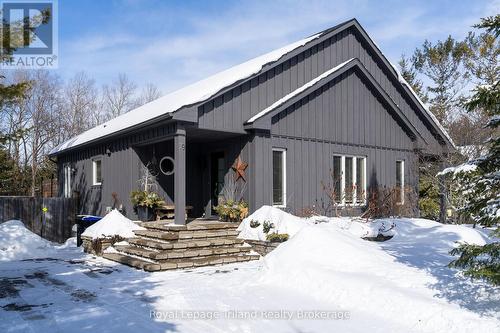 19 TRAILS END  Collingwood, ON L9Y 5B1