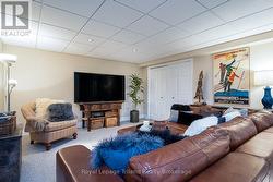 Guests & family can spread out in the family rm - 
