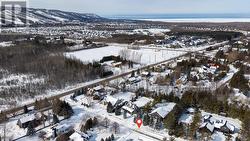 Perfectly positioned near all ski hills & the Bay - 