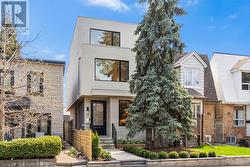 17 MYRTLE AVENUE  Toronto, ON M4M 2A3