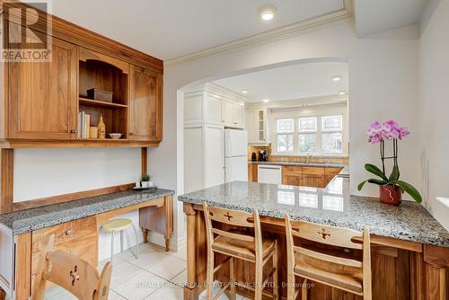 Breakfast bar and built in desk - 716 Cameron Court, Mississauga, ON - Indoor