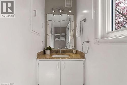 161 Riverview Street, Oakville, ON - Indoor Photo Showing Bathroom