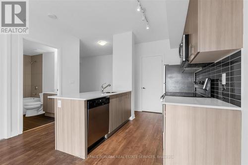 612 - 550 North Service Road N, Grimsby, ON - Indoor Photo Showing Kitchen