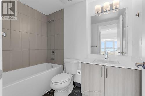 612 - 550 North Service Road N, Grimsby, ON - Indoor Photo Showing Bathroom