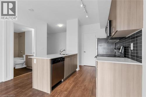 550 North Service Road Unit# 612, Grimsby, ON - Indoor Photo Showing Kitchen